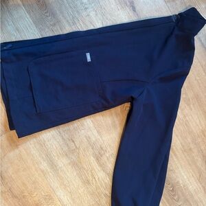 Figs Women's Navy scrub lab jacket